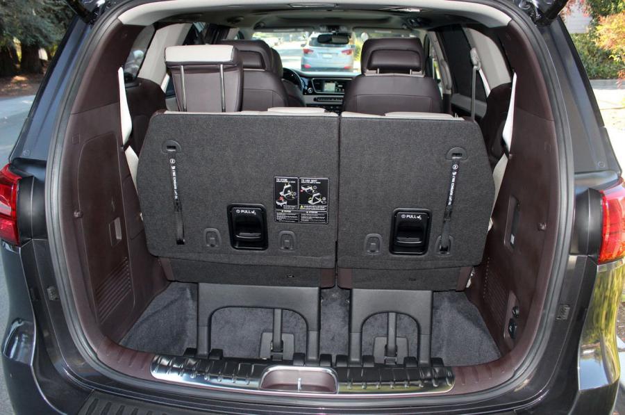  Kia Sedona SXL 2015 года  (фото 58 из 75)